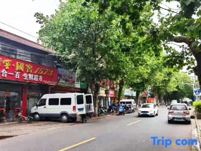 Zuoting Hotel (Jinqiu Road, Shanghai University store)
