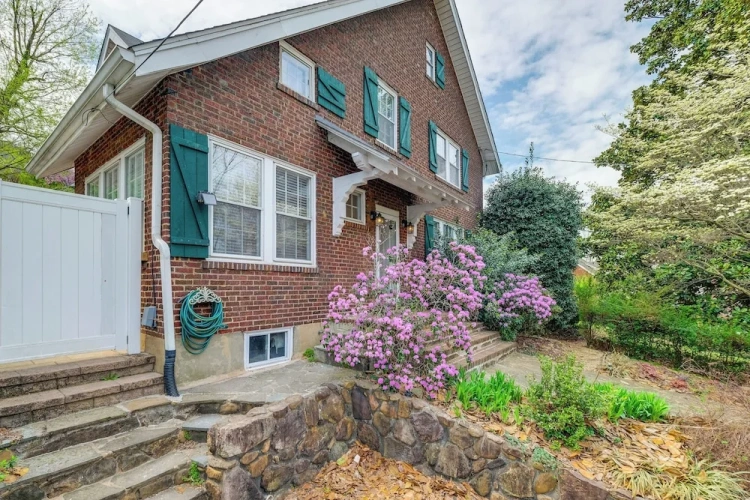 3 Bedrooms Cottage