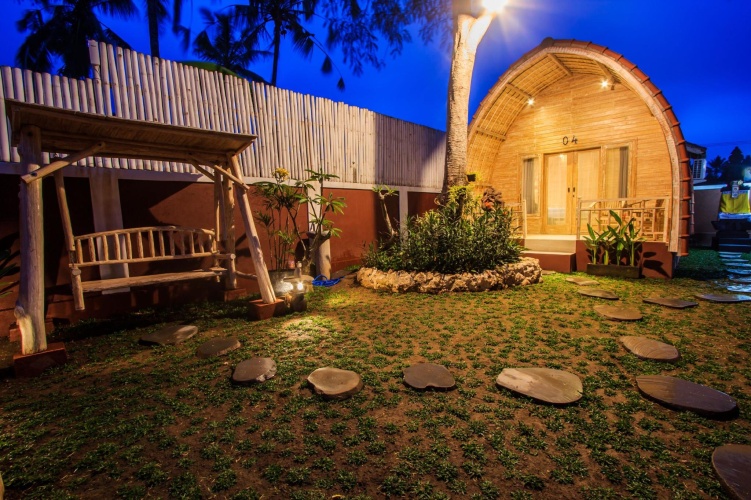 Bungalow with garden view