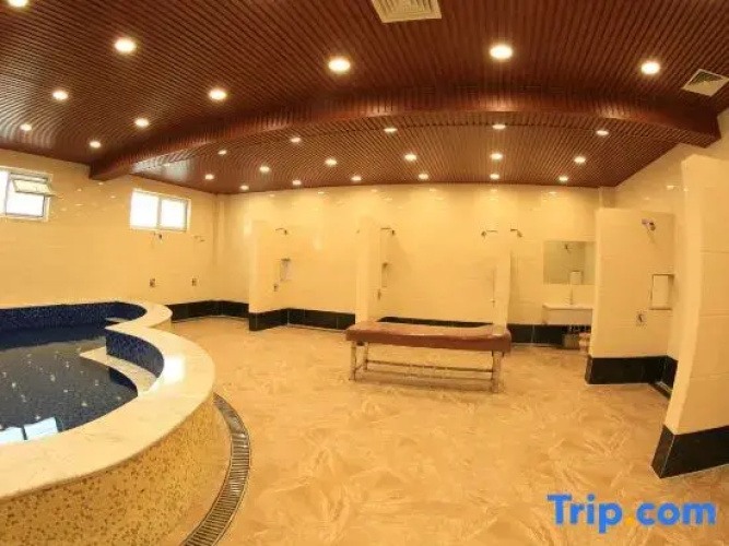 Panjin Bihuachi Hot Spring Hotel