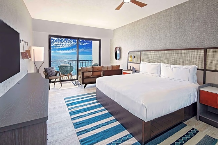 1 Bedroom Double Suite with balcony and oceanfront