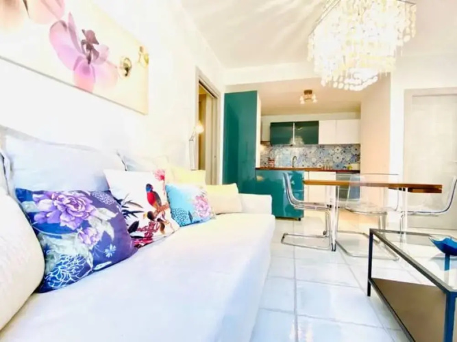Teatro Verdi & Villa Comunale Charming Flat