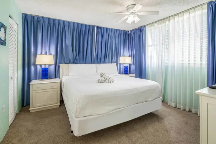 Tortuga Suite Sparkling Pool Hot Tub - Stock Island, FL