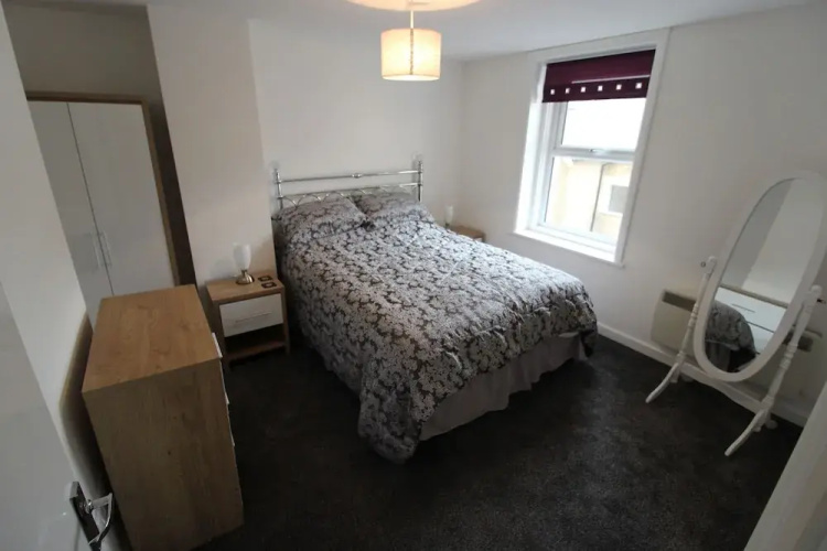 Flat 1 Palm Court