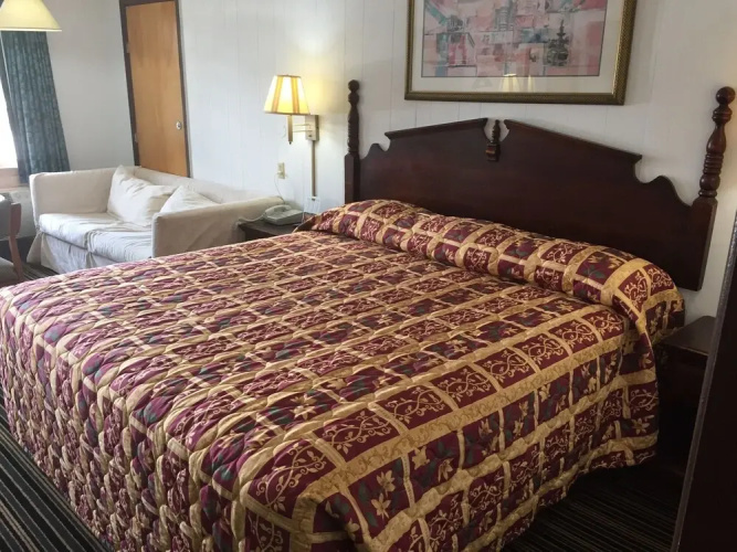 Scottish Inn & Suites
