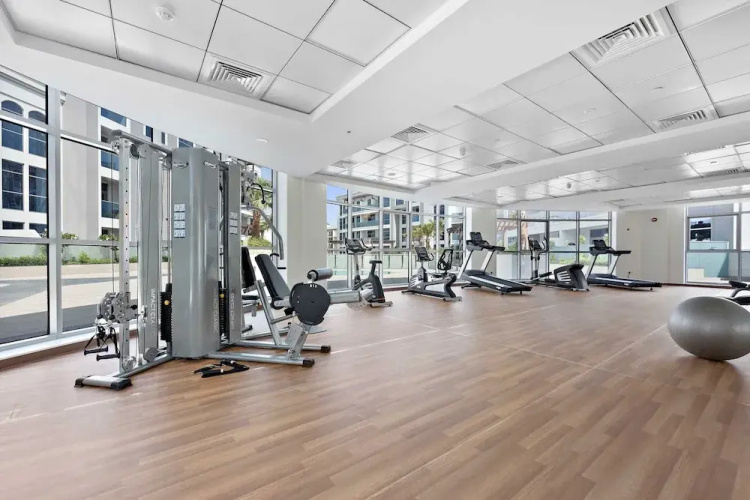 Spacious Studio in Art Gardens Gym Pool
