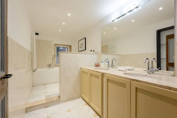 3 Bedrooms Family Apartment