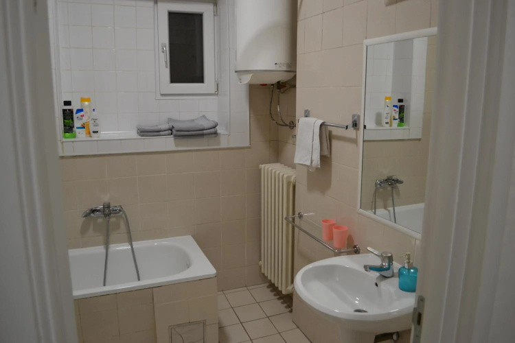Lazarus Apartment