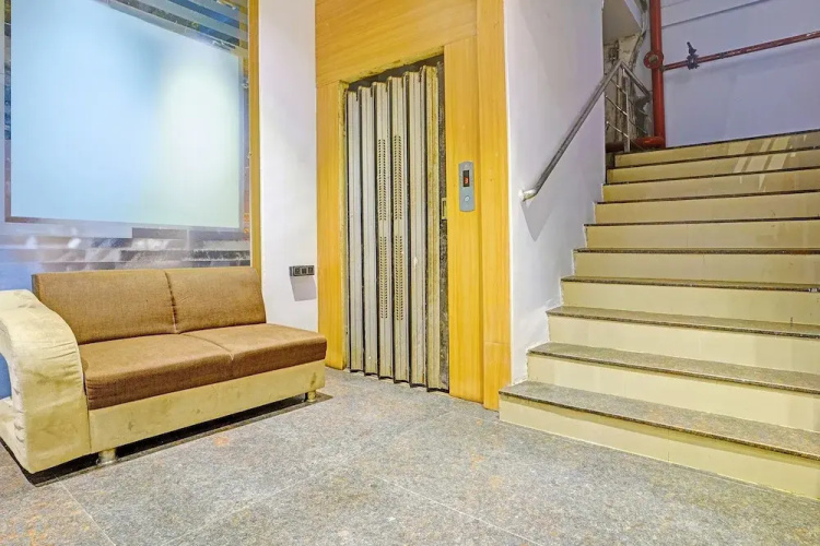 Fabhotel Nidhivan Palace
