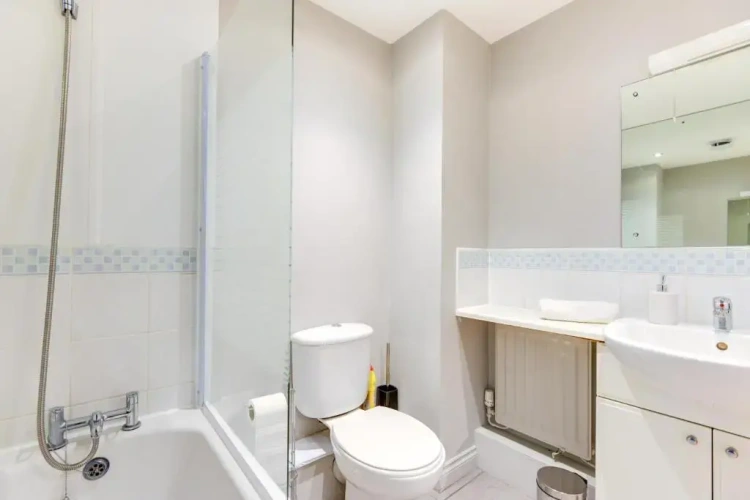 2 Bedrooms Apartment