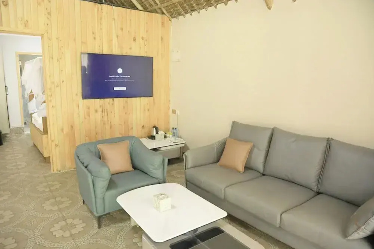 The Giraffe Cottage