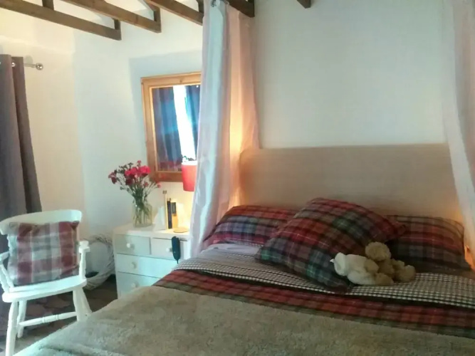 House - Sleeps 2, pet Friendly & Free Parking