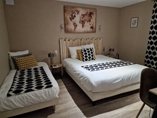 Standard Triple room