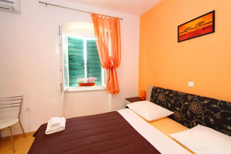 Nirvana Rooms & Apartments