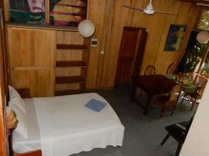 Sextuple Apartment