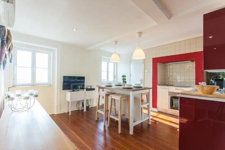2 Bedrooms Apartment