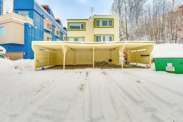 2 Bedrooms Apartment