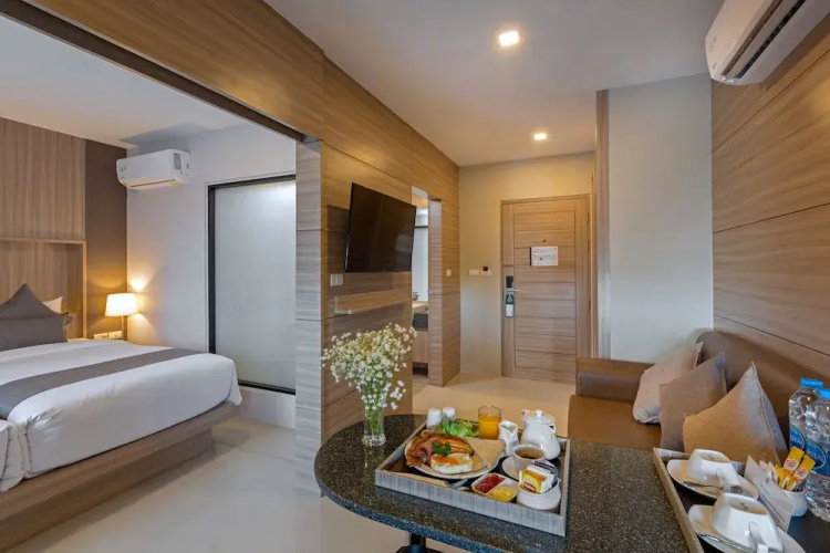 Patong Bay Residence