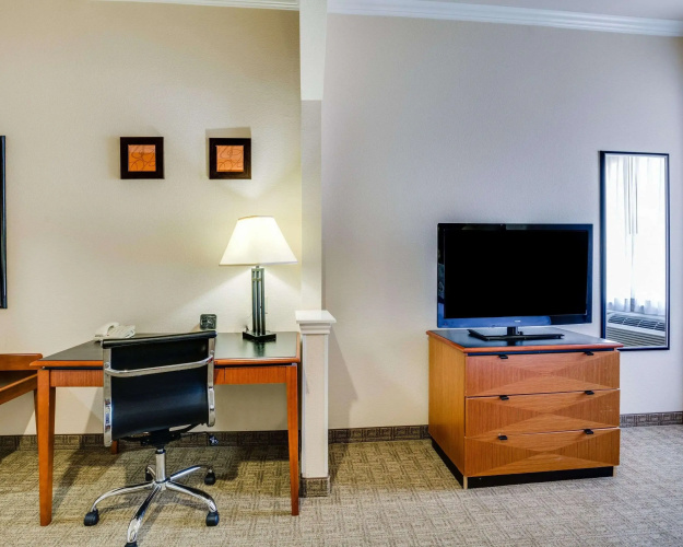 Comfort Suites Deer Park Pasadena