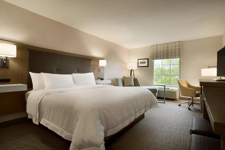 Hampton Inn & Suites Newport/Middletown