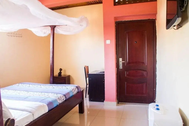 Satellite One Hotel