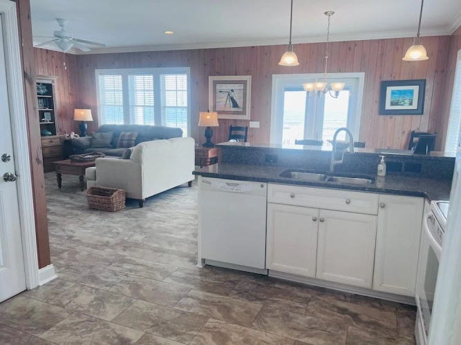 4 Bedrooms Cottage