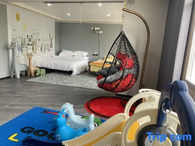Deluxe Family Suite