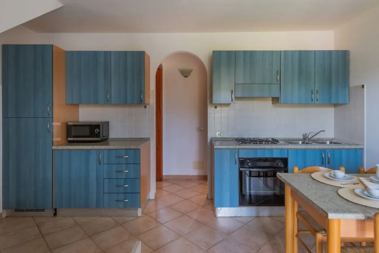 2 Bedrooms Apartment with balcony and with garden view