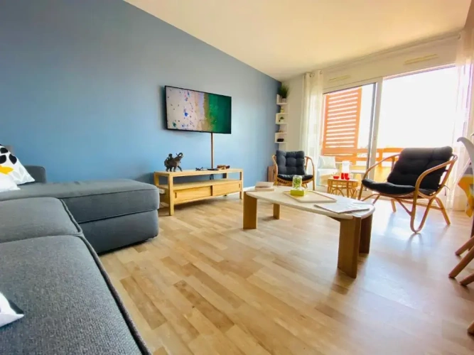 2 Bedrooms Apartment