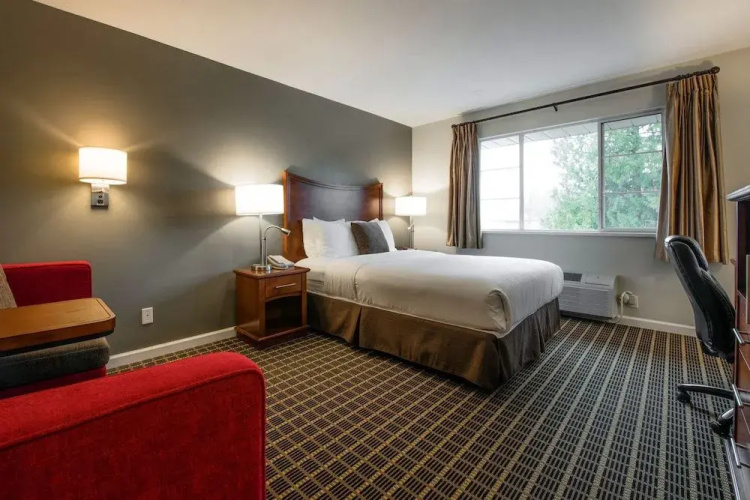 Gibsons Garden Hotel