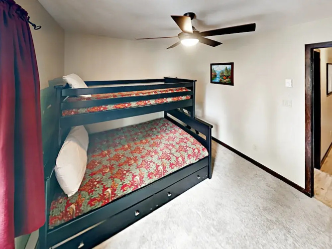 1001 Grandview C14 by RedAwning