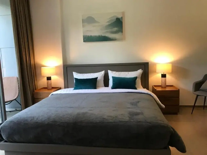 2 Bedrooms Apartment with mountain view