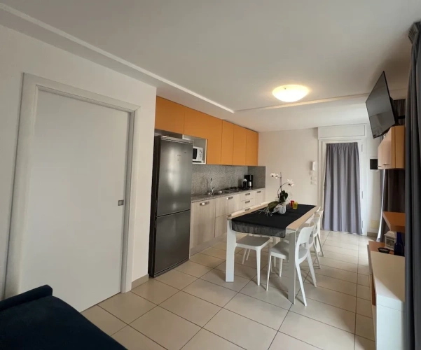 2 Bedrooms Apartment with balcony and with city view