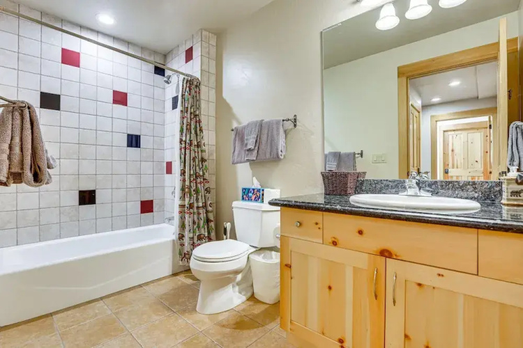 Serene Home w/ Private Hot Tub in Silverthorne