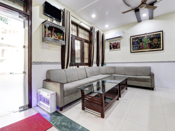 Natraj Hotel By OYO Rooms