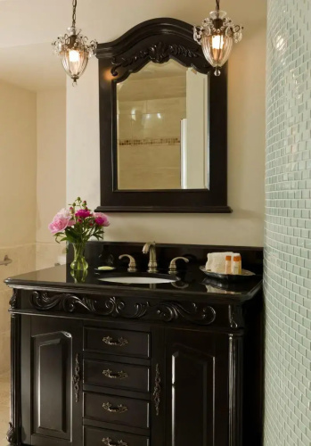 Gothic Eves Inn and Spa Bed and Breakfast