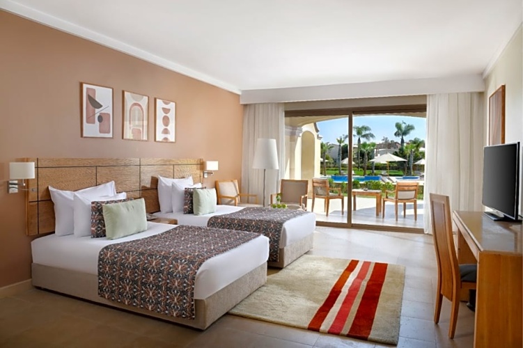 Superior Single room with pool view
