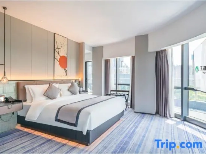 Deluxe Double room with lake view