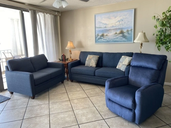 3 Bedrooms Standard room with balcony and beachfront