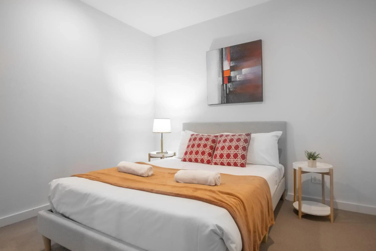 Modern 2BR 1BA apt in MELBOURNE CBD+WIFI
