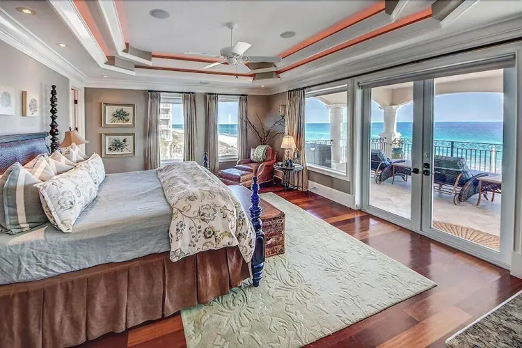 Palazzo Del Mar by RedAwning