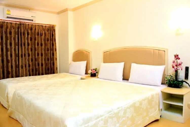 Standard Triple room with balcony