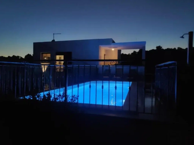 2 Bedrooms Villa