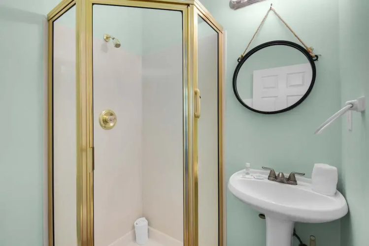 Brzee Bungalow