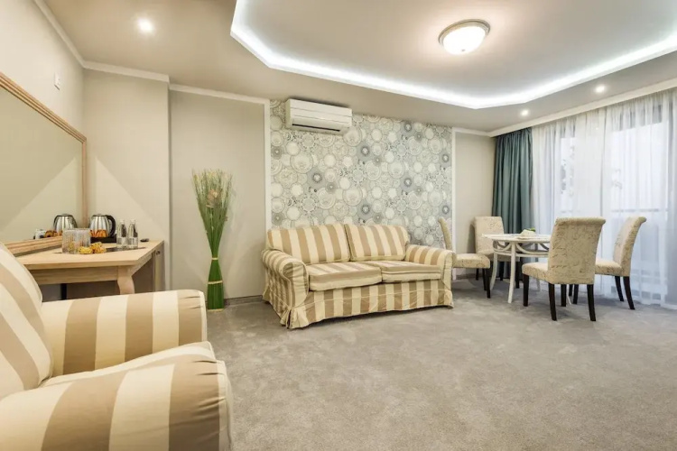 OPU Boutique Hotel