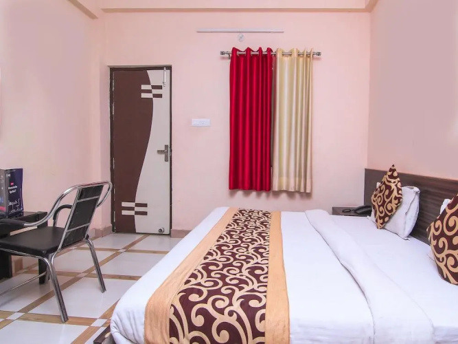 OYO 8243 Climat Inn