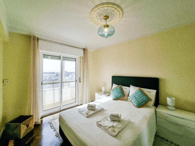 FLH Faro Family Flat with Balcony