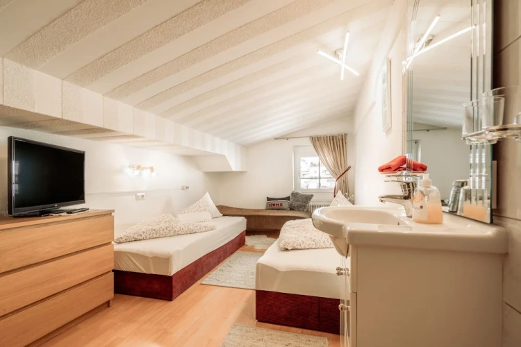 Economy Quadruple room