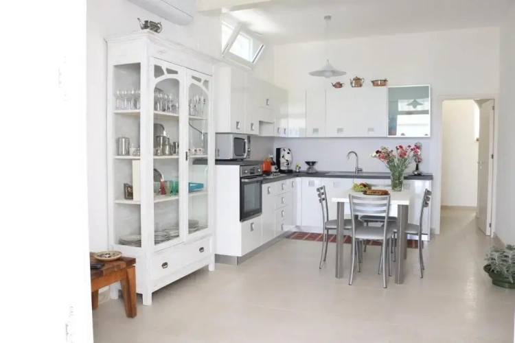 3 Bedrooms Cottage