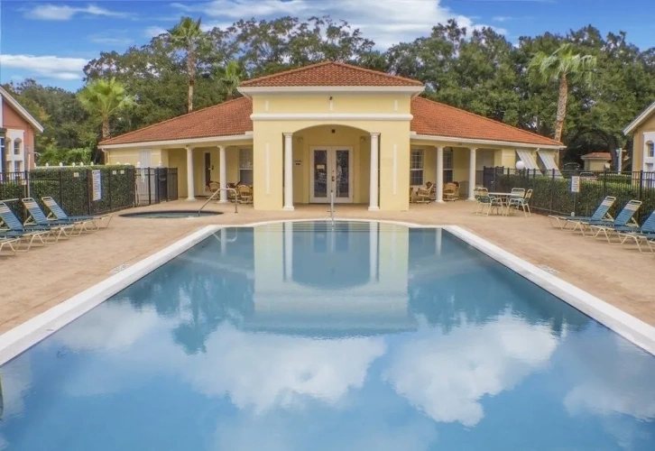 5 Bedrooms Cottage